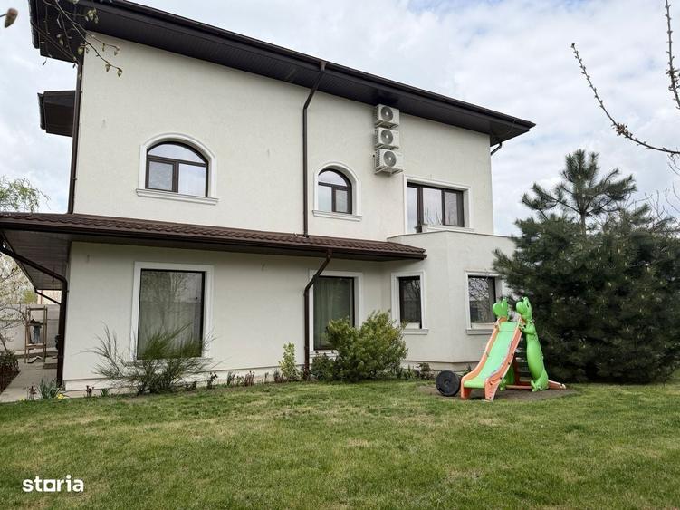 Casă cu 4 camere în Corbeanca