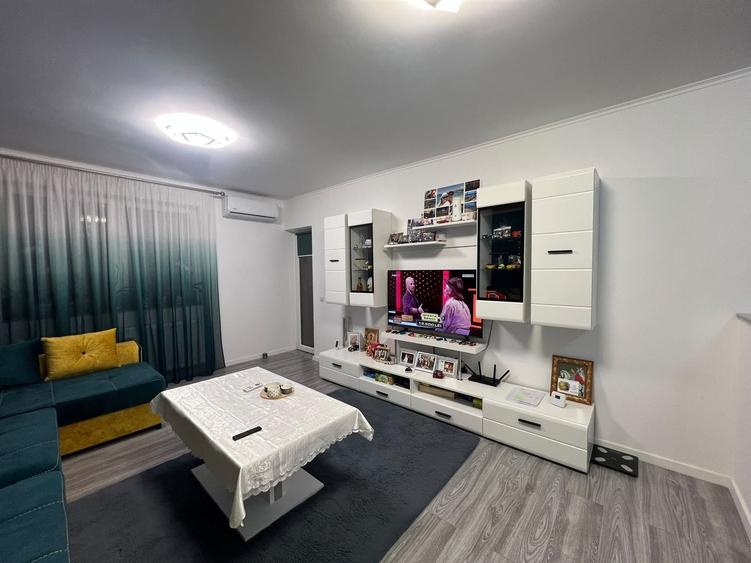 Apartament cu 3 camere decomandat, mobilat în Exterior Nord