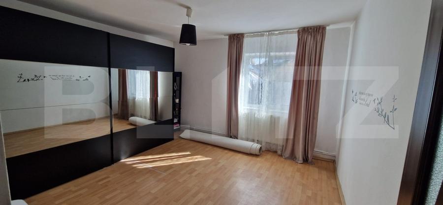 Casă individuală cu 6 camere cu Canalizare în Lascăr Catargiu