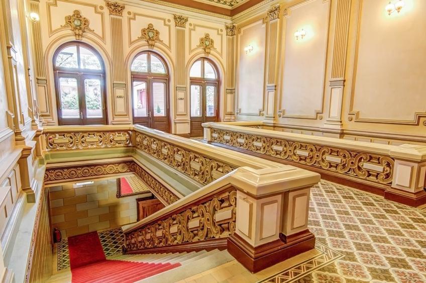Casă individuală cu 82 camere cu Teren 16491 Mp în Unirii