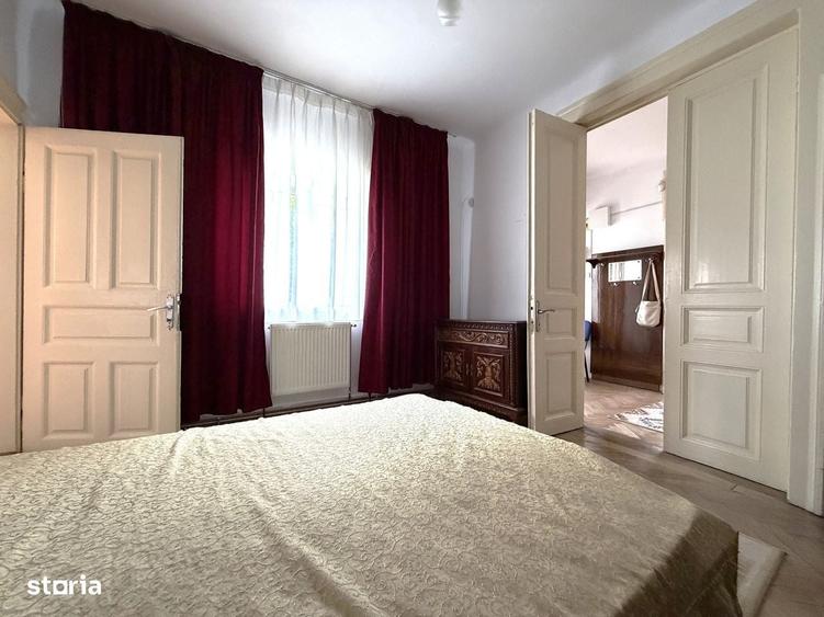 Casă cu 4 camere în Central