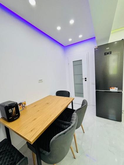 Apartament cu 4 camere decomandat în Berceni