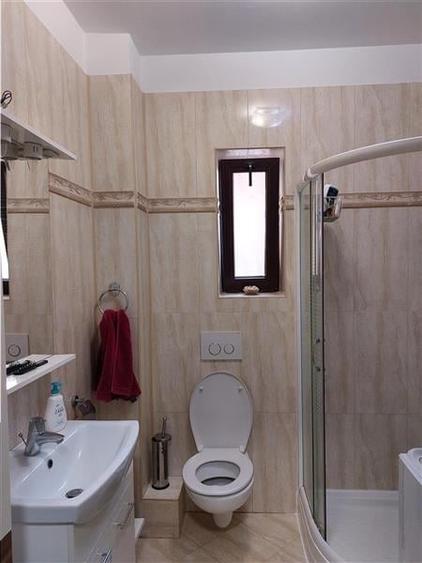 Casă individuală cu 5 camere cu Canalizare în Livada