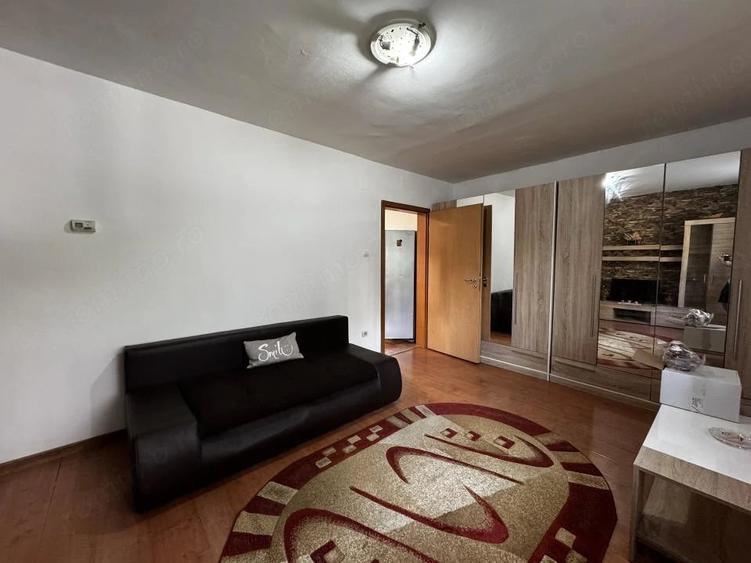 Apartament cu 2 camere semidecomandat în Girocului