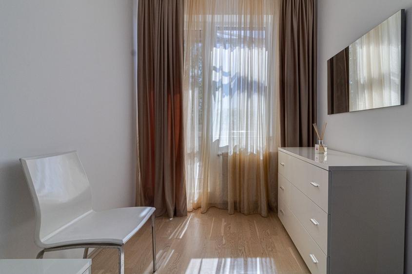 3 camere, LUMINOS, 90 mp + gradina 150 mp, View SUPERB,  Parcare! - 3
