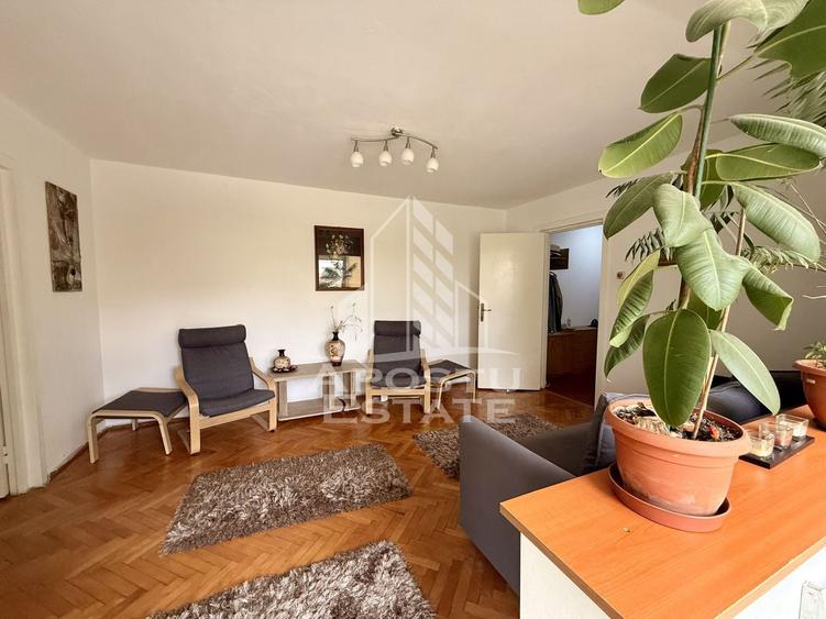 Apartament cu 3 camere semidecomandat, mobilat în Olimpia-Stadion