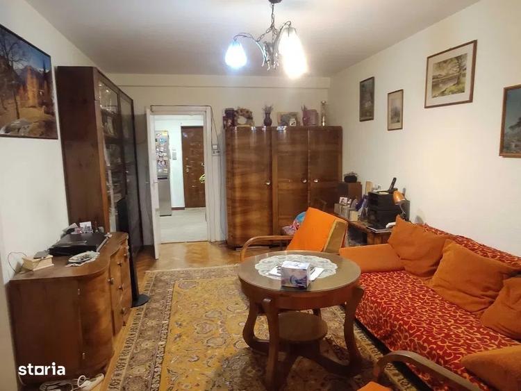Apartament cu 3 camere, mobilat în 7 Noiembrie