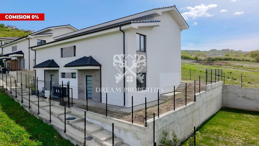 Duplex cu 5 camere cu Canalizare în Dezmir