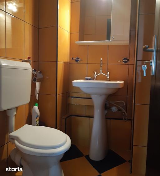 Apartament cu 3 camere decomandat în Cornișa