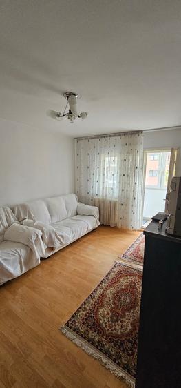 Apartament cu 2 camere semidecomandat în Militari
