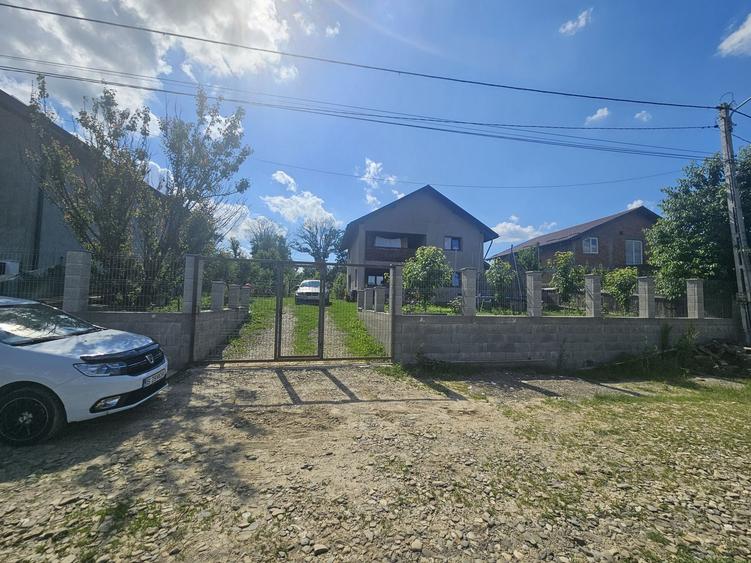 Casă cu 3 camere în Curături