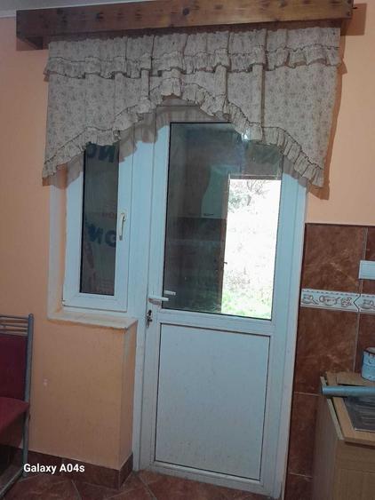 Casă cu 4 camere în Ceica