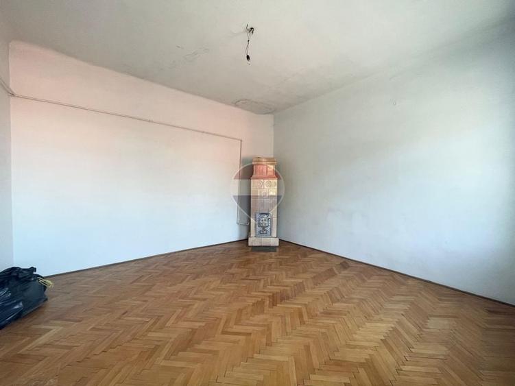 Casă individuală cu 3 camere cu Teren 140 Mp în Central