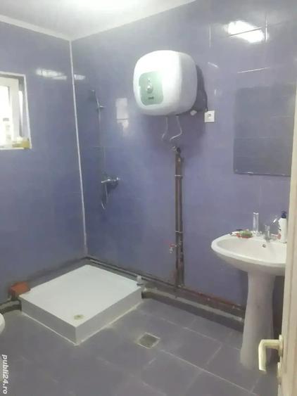 Casă cu 6 camere cu Teren 3200 Mp în Toporu