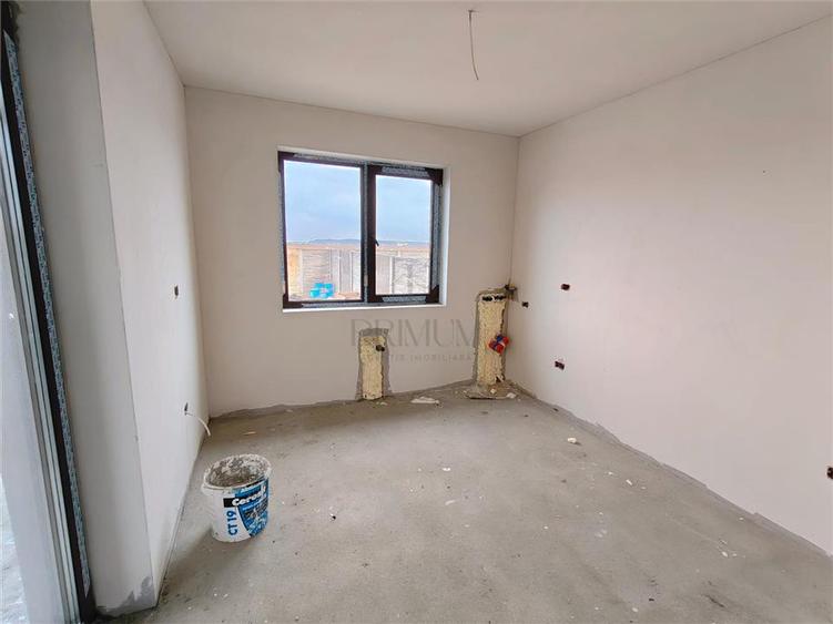 Duplex cu 4 camere cu Canalizare în Moșnița Veche