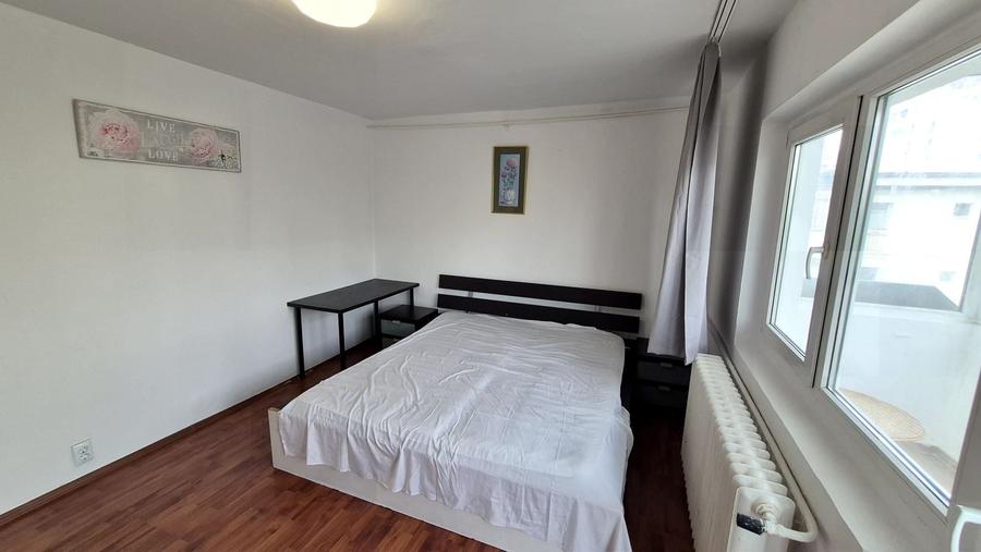Apartament cu 2 camere decomandat în Văcăresti