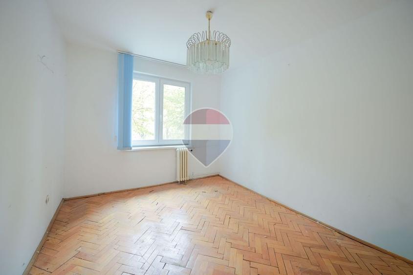 Apartament cu 3 camere decomandat în Dacia