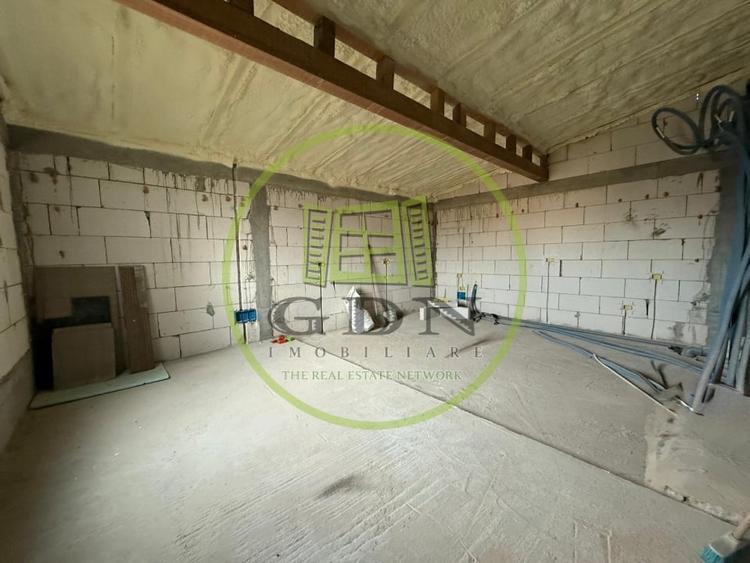 Casă individuală cu 5 camere cu Canalizare în Preajba