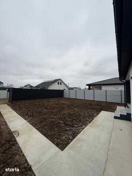 Casă cu 3 camere cu Teren 350 Mp în Letea Veche