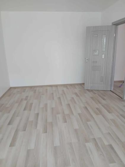 Apartament cu 2 camere decomandat în Mircea cel Bătrân