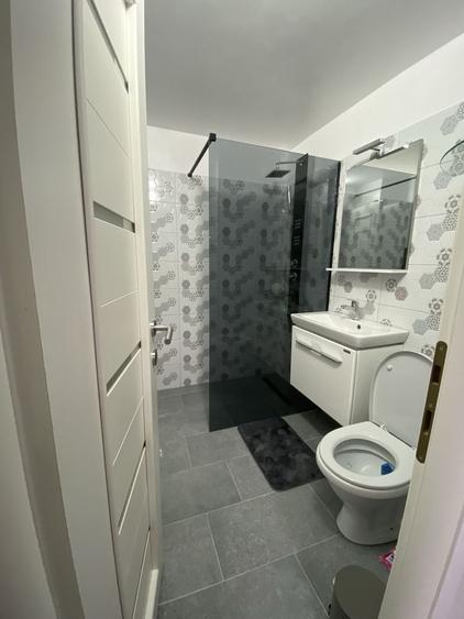 Apartament cu 2 camere decomandat în Micro 12