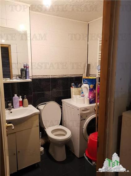 Apartament cu 2 camere decomandat în 1 Decembrie
