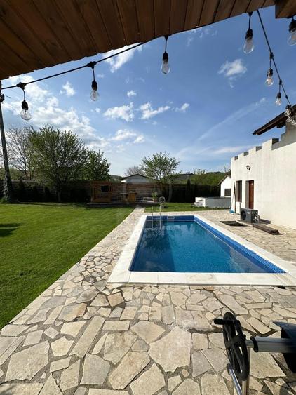 Casă individuală cu 12 camere cu Piscina în Băișoara