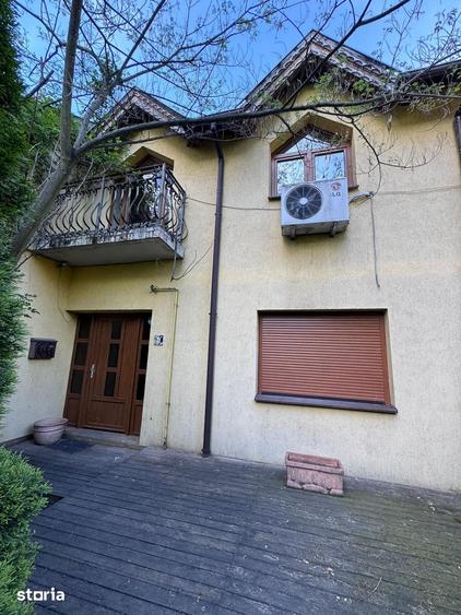 Casă cu 5 camere cu Teren 147 Mp în Ceangăi