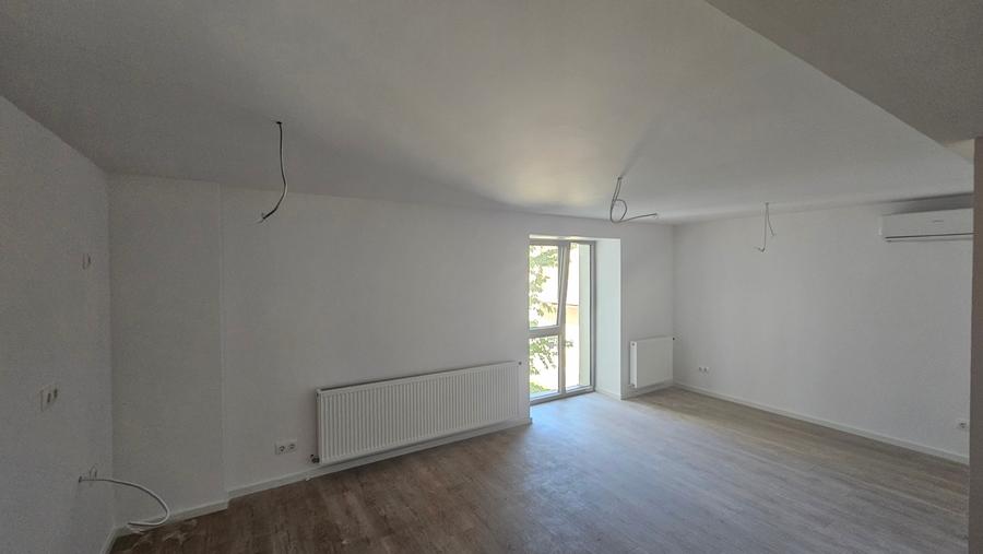 Apartament cu 2 camere decomandat în Tei