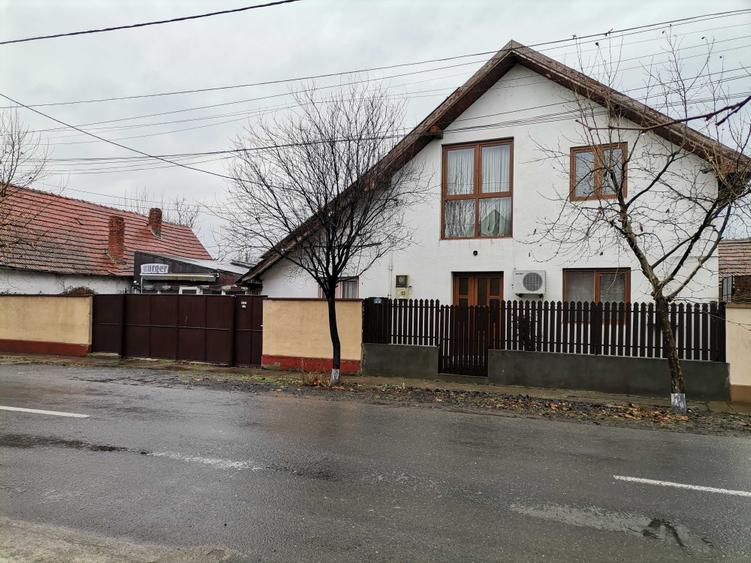Casă cu 4 camere în Central