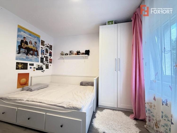 Apartament cu 3 camere semidecomandat în Lipovei
