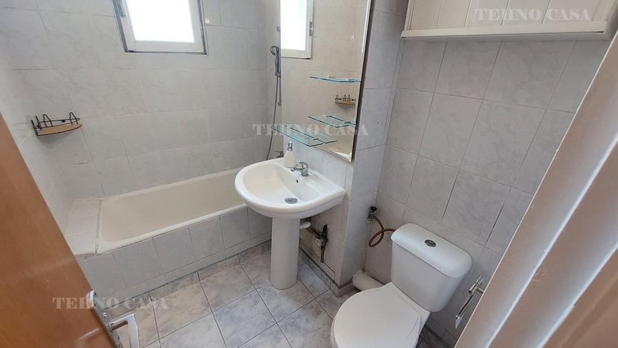 Apartament decomandat în Est