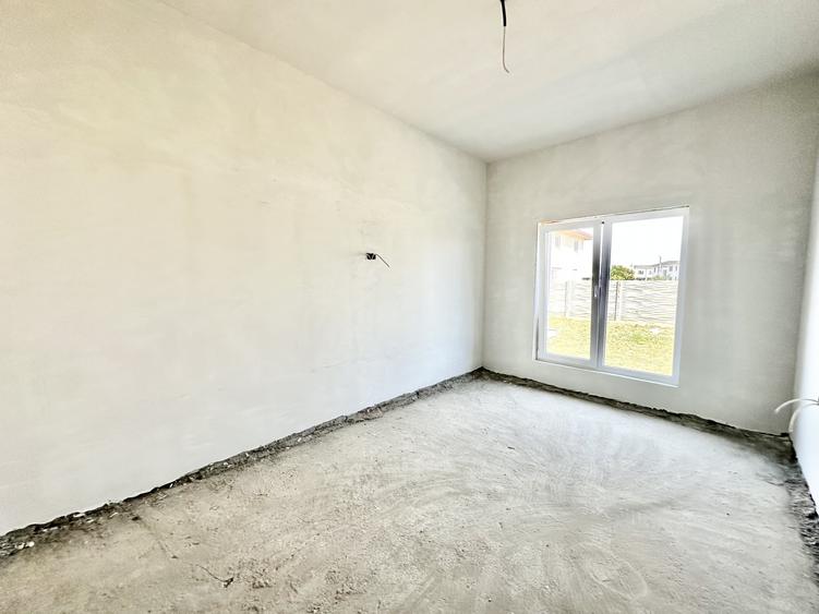 Duplex cu 3 camere cu Canalizare în Moșnița Veche