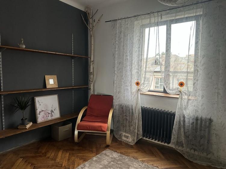 Garsonieră decomandată în Central