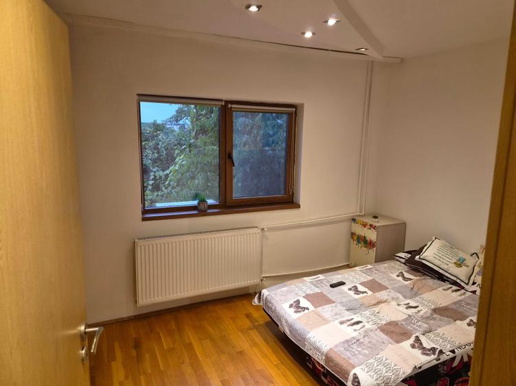 Apartament cu 2 camere decomandat în Girocului