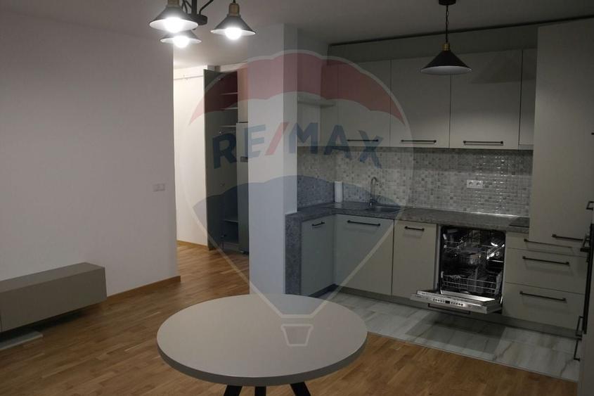 Apartament cu 2 camere semidecomandat în Borhanci