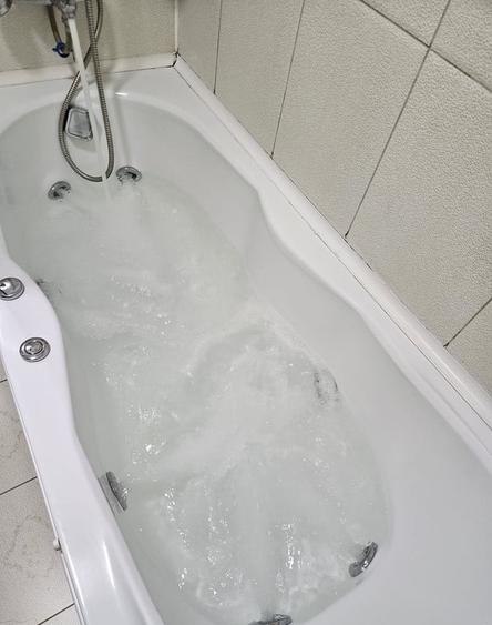Apartament cu 3 camere decomandat, mobilat în Decebal