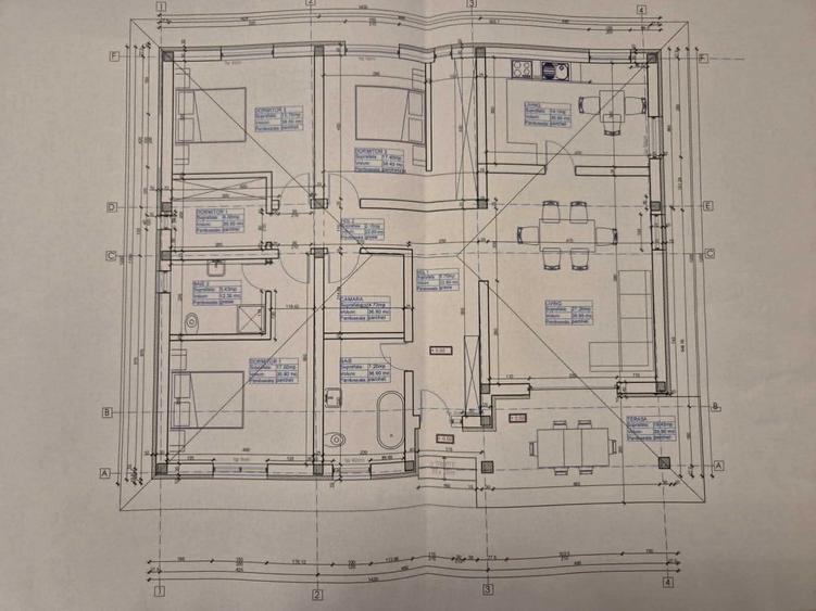 Casă cu 4 camere în Exterior Vest