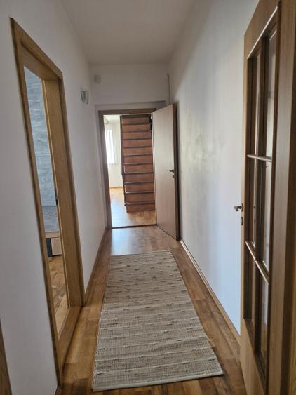 Apartament cu 4 camere semidecomandat în Circumvalațiunii