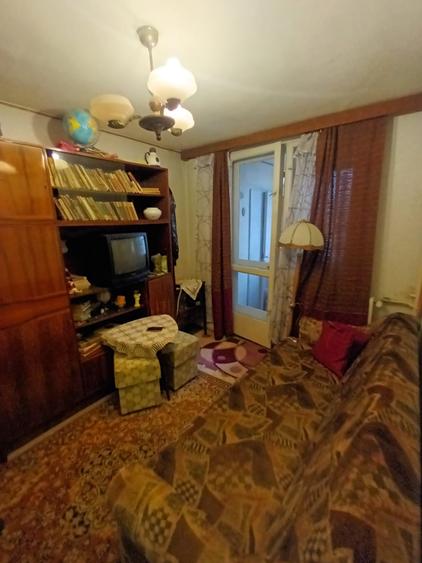Apartament cu 3 camere semidecomandat în Rogerius