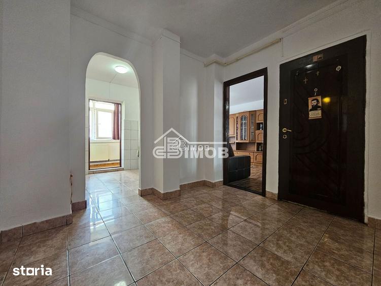 Apartament cu 3 camere în Micro 3