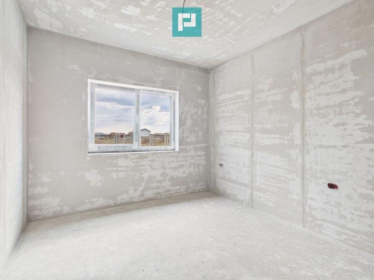 Duplex cu 4 camere cu Canalizare în Săcălaz