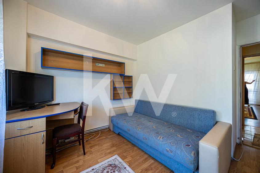 Vânzare apartament cu 2 camere,  2 balcoane, decomandat - zona Tractorul - 8