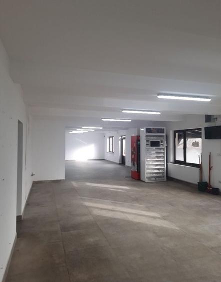 Spațiu comercial, de 300 mp, în Vadu Moldovei