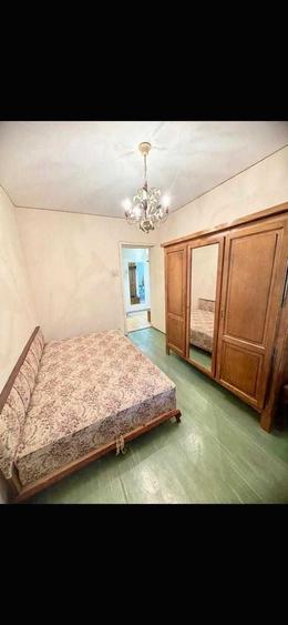 Apartament cu 3 camere semidecomandat în Titan