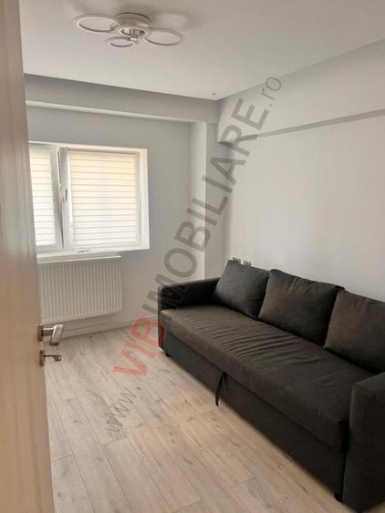 Apartament cu 3 camere decomandat, mobilat în Decebal