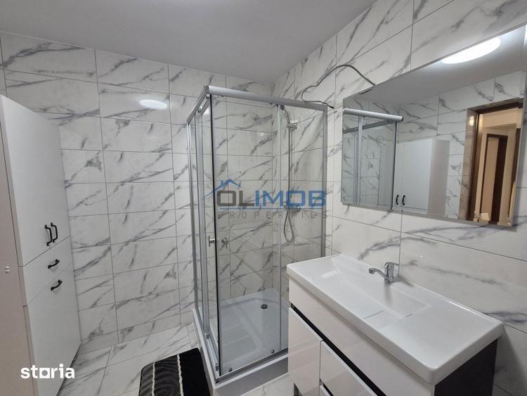 Apartament cu 3 camere decomandat, mobilat în Central