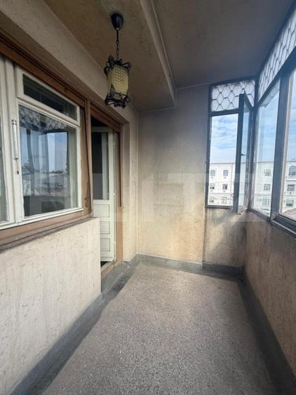 Apartament cu 4 camere semidecomandat în Central