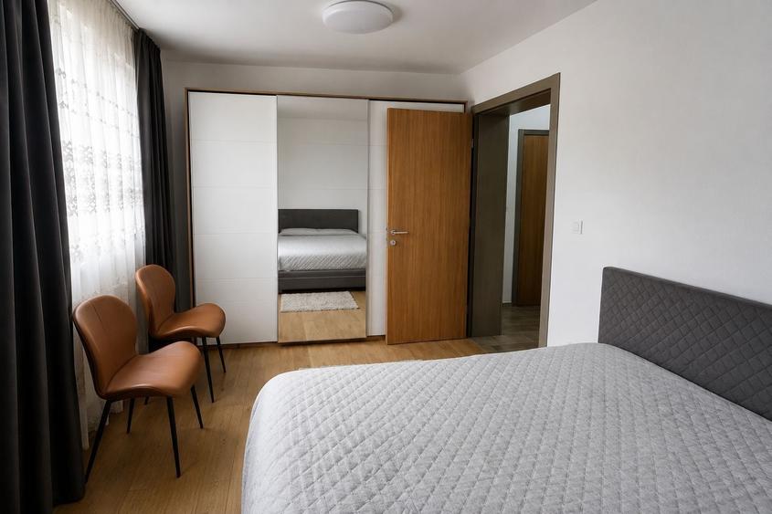 Apartament cu 3 camere decomandat, mobilat în Moșnița Nouă