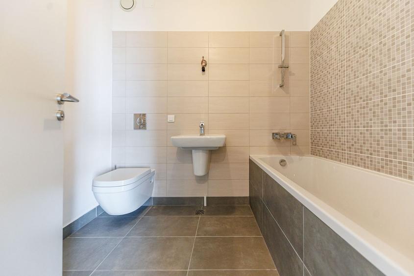 Penthouse cu 3 camere decomandat în Complex Studențesc